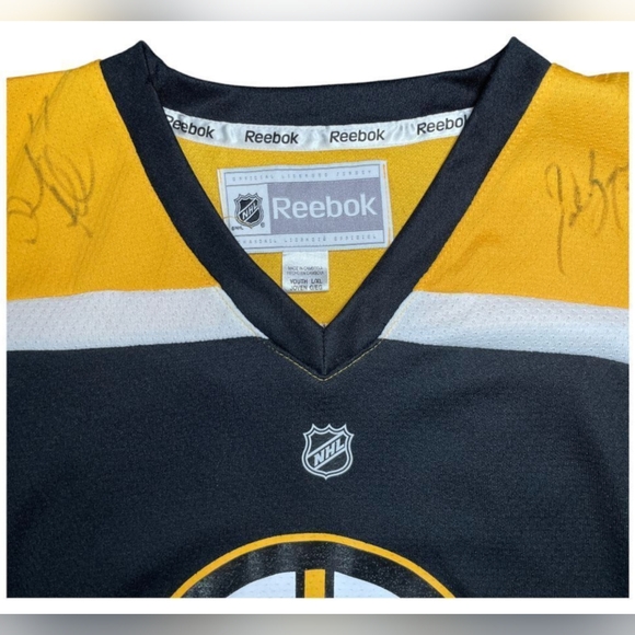Autographed Kids L/XL Boston Bruins Bergeron Jersey - Picture 5 of 6